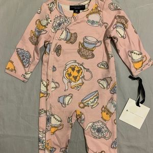 Victoria Beckham BABY onesie TEACUPS NEWBORN NEW